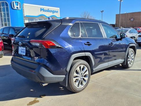 Used 2020 Toyota RAV4 XLE Premium image 2