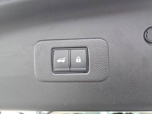 Used 2022 Nissan Armada Platinum w/ Captain's Chairs Package image 29