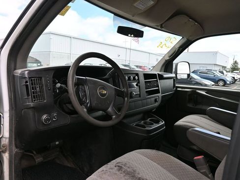 Used 2014 Chevrolet Express 3500 RWD image 13