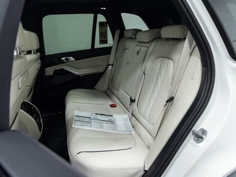 New 2026 BMW X5 xDrive40i w/ Climate Comfort Package image 25