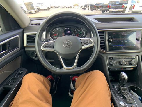 Used 2021 Volkswagen Atlas SE image 14