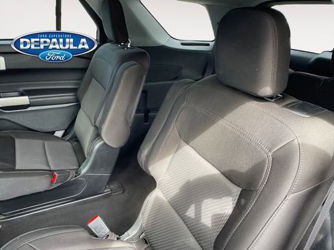 Used 2023 Ford Explorer XLT AWD/4WD image 17