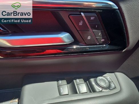 Used 2025 Chevrolet Tahoe LT w/ Sun And Tow Package AWD/4WD image 12