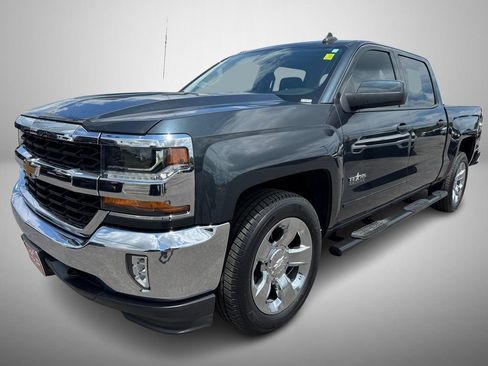 Used 2018 Chevrolet Silverado 1500 LT w/ LT Eassist Package image 2