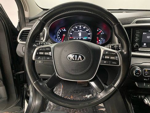 Used 2019 Kia Sorento EX image 25