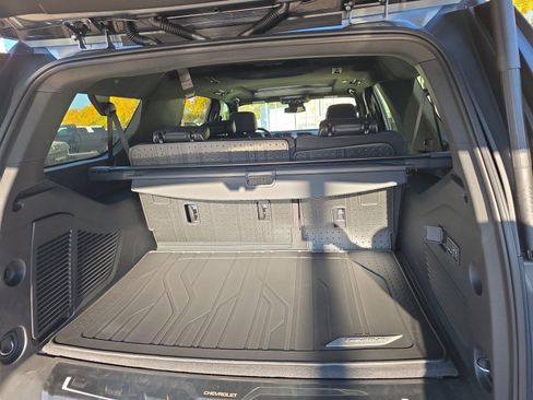 New 2026 Chevrolet Suburban Premier w/ Sun And Tow Package AWD/4WD image 20