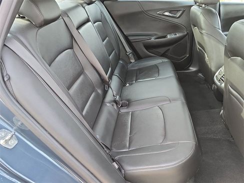 Certified 2020 Chevrolet Malibu LT w/ Leather Package image 28