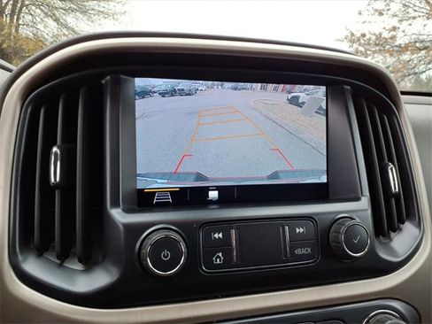 Used 2022 GMC Canyon Denali image 15