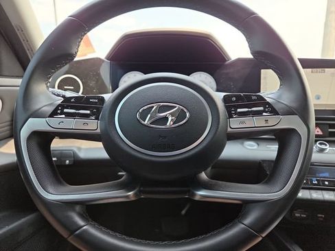 Certified 2023 Hyundai Elantra Limited FWD image 17