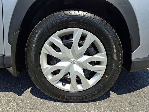 Used 2024 Toyota Corolla Cross L FWD image 8