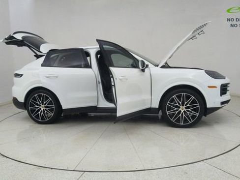 Used 2024 Porsche Cayenne Coupe AWD/4WD image 70