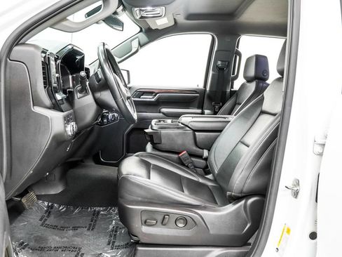 Used 2025 GMC Sierra 1500 SLT AWD/4WD image 16