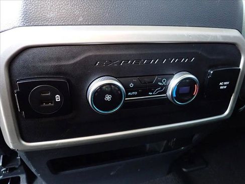 Used 2023 Ford Expedition XLT image 12