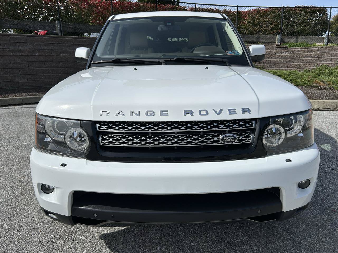 Used 2013 Land Rover Range Rover Sport HSE LUX AWD/4WD image 2