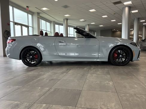 Used 2023 BMW 430i Convertible w/ M Sport Package image 2