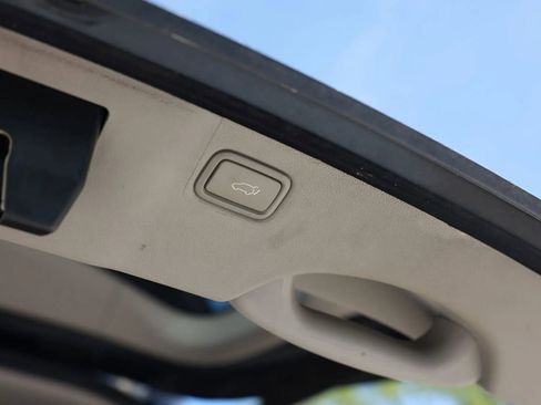 Used 2015 Kia Sedona EX image 28