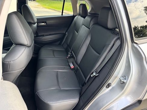 Used 2025 Toyota Corolla Cross XLE FWD image 22