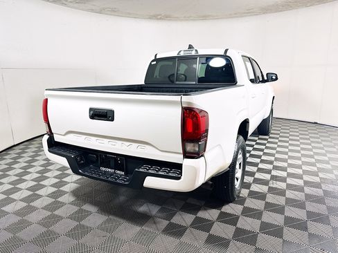 Used 2021 Toyota Tacoma SR w/ SR Convenience Package RWD image 3