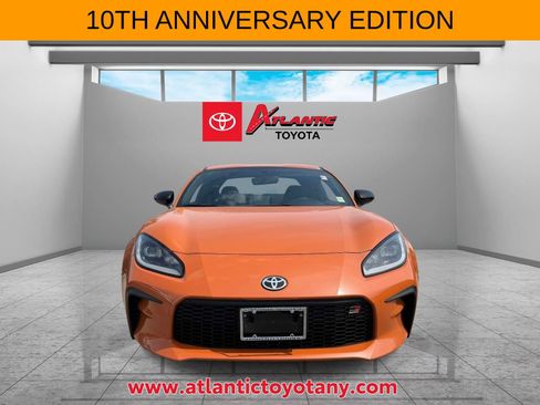 Certified 2023 Toyota GR86 10th Anniversary SE RWD image 2