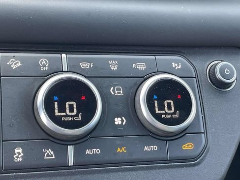 Certified 2024 Land Rover Defender 110 X-Dynamic SE AWD/4WD image 23