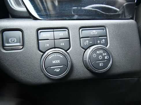 Used 2023 Chevrolet Silverado 1500 RST w/ Z71 Off-Road Package AWD/4WD image 20