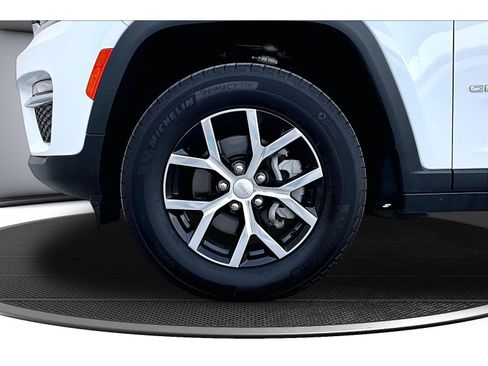 Certified 2025 Jeep Grand Cherokee Limited AWD/4WD image 51