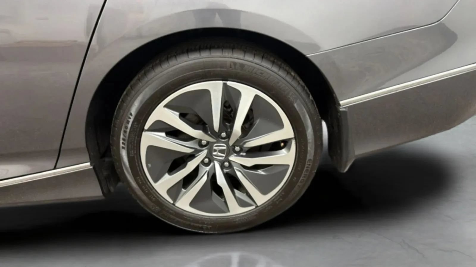 Used 2018 Honda Accord EX-L image 29