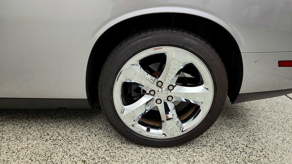 Used 2013 Dodge Challenger SXT w/ Super Sport Group RWD image 9