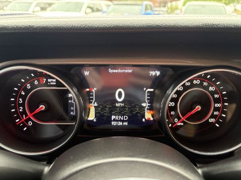 Used 2018 Jeep Wrangler Unlimited Rubicon AWD/4WD image 15