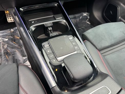 Certified 2021 Mercedes-Benz GLB 250 4MATIC image 15