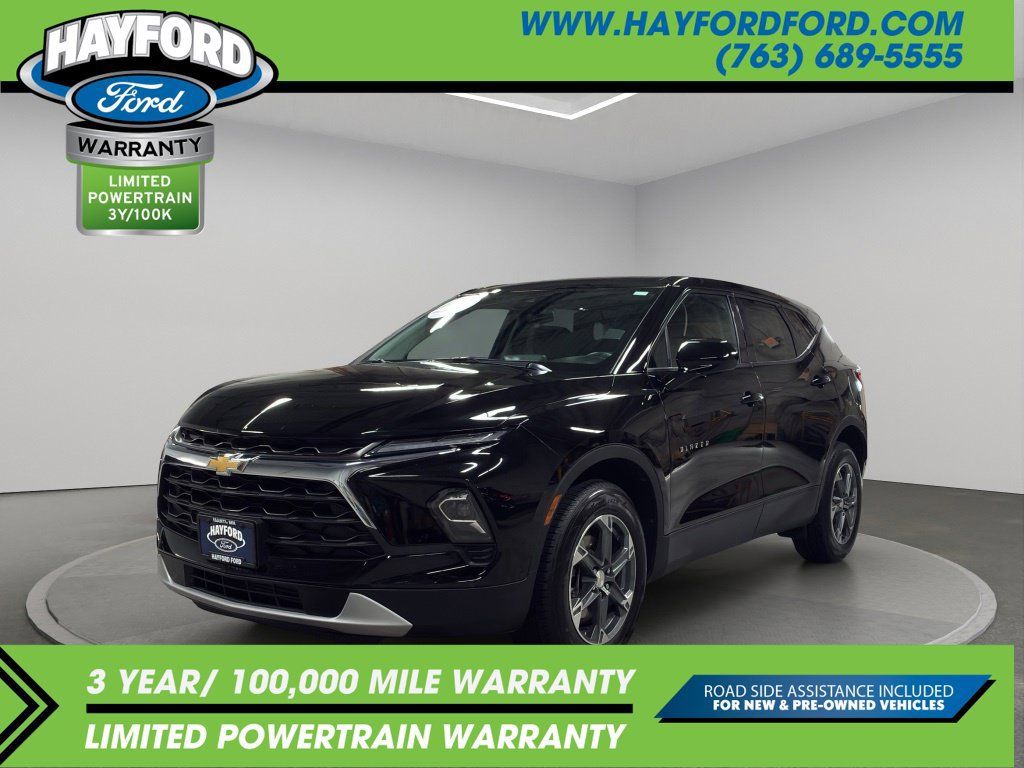 Used 2025 Chevrolet Blazer LT AWD/4WD image 1