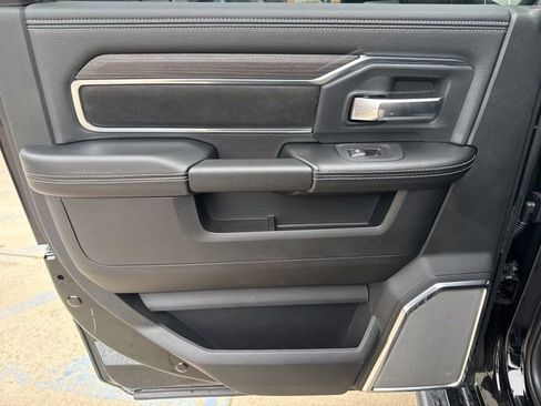 New 2026 RAM 2500 Laramie AWD/4WD image 17