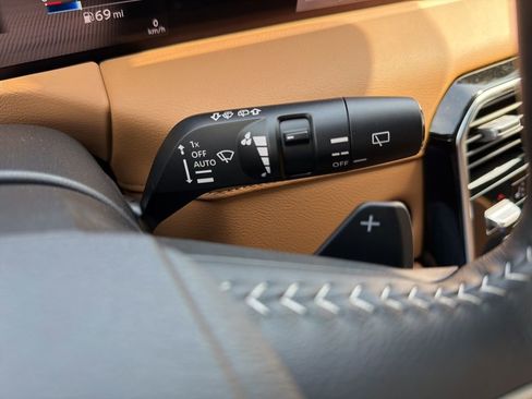 New 2026 Nissan Armada SL w/ Captain's Chari Seat Package image 30