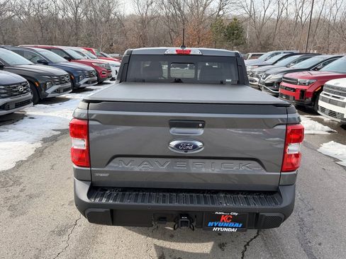 Used 2022 Ford Maverick Lariat w/ Lariat Luxury Package image 4