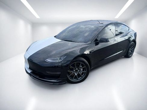 Used 2023 Tesla Model 3 Standard Range RWD image 2