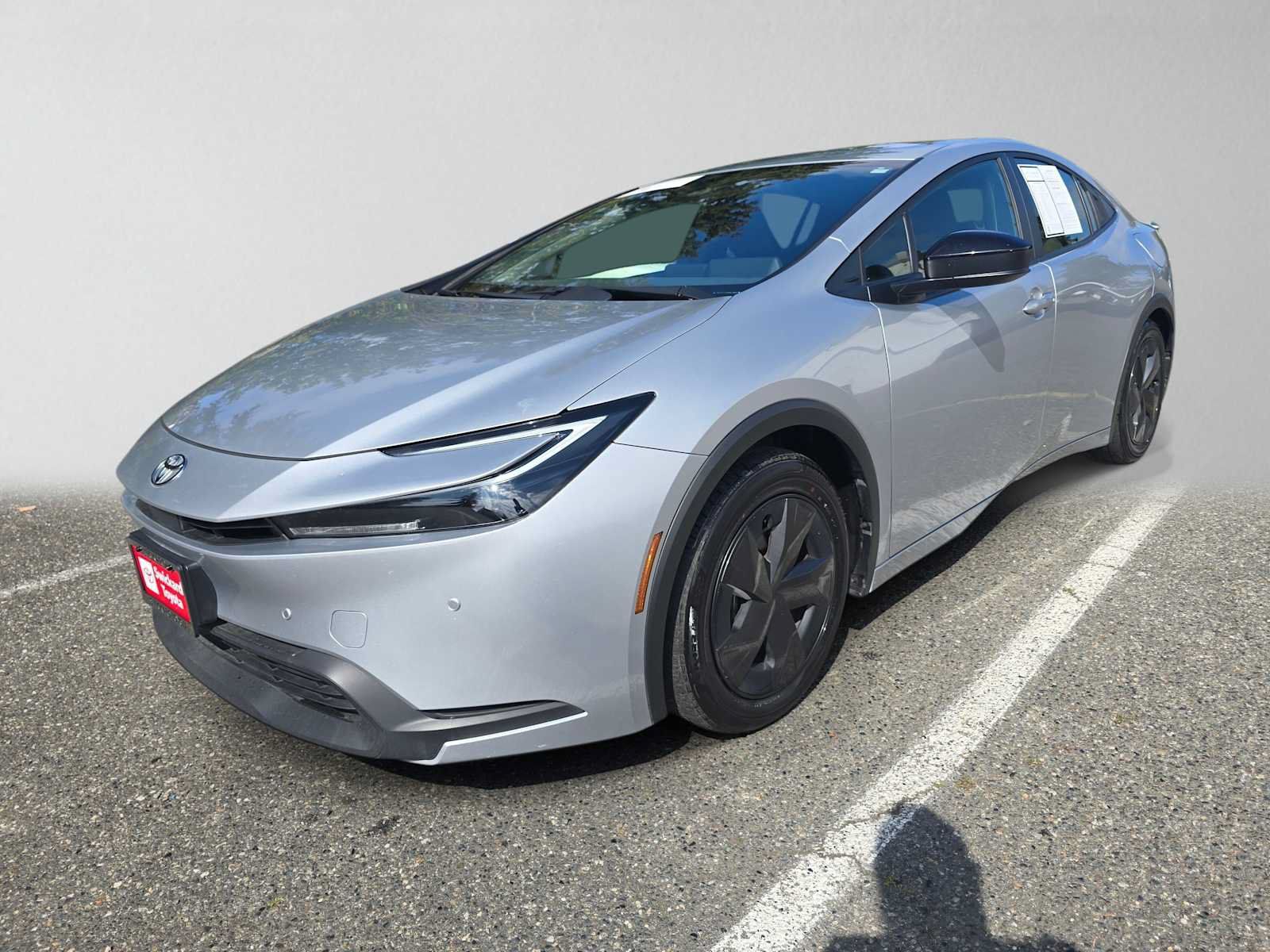Certified 2025 Toyota Prius LE FWD image 7