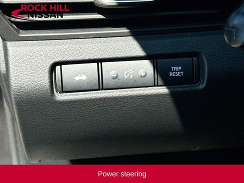 Used 2022 Nissan Altima 2.5 SV FWD image 9