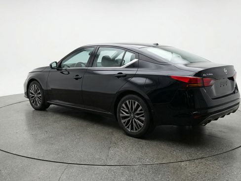 Used 2025 Nissan Altima 2.5 SV image 6