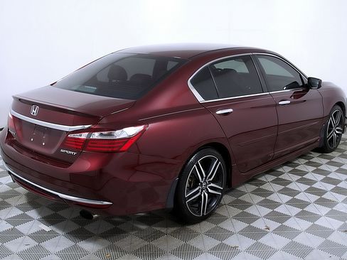 Used 2017 Honda Accord Sport image 7
