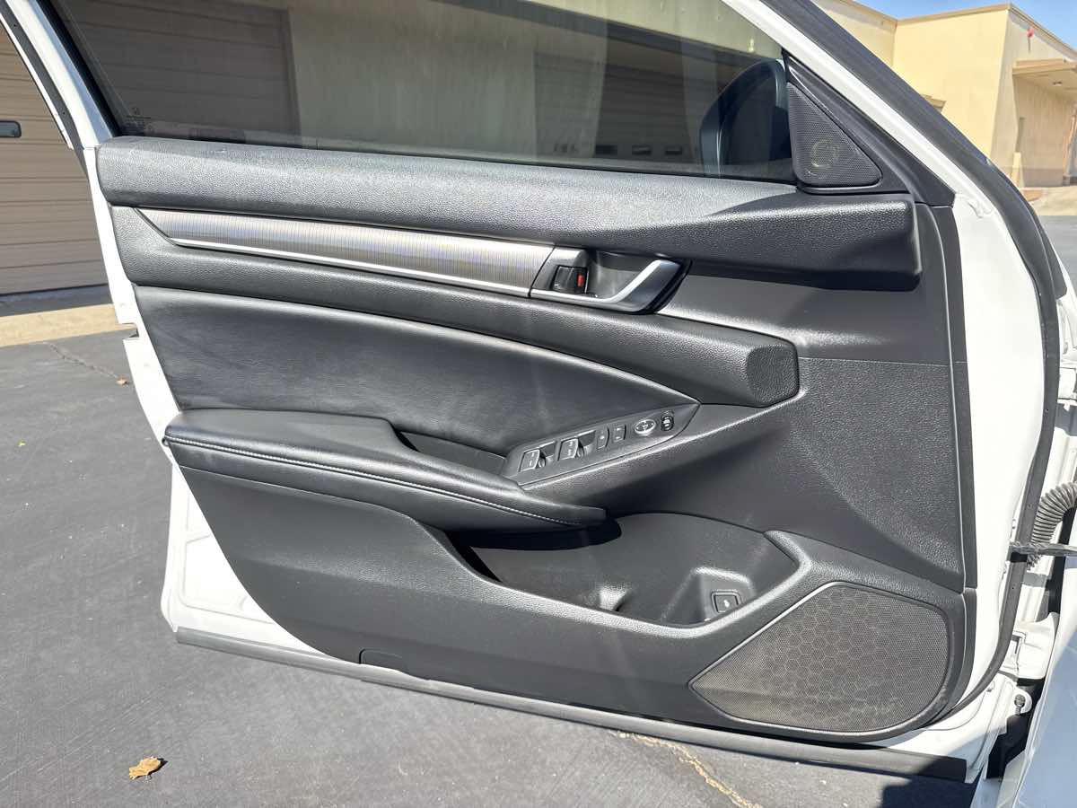 Used 2018 Honda Accord Sport image 12