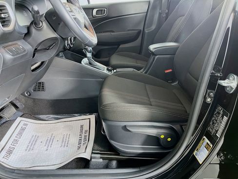 Used 2024 Hyundai Venue SEL FWD image 26