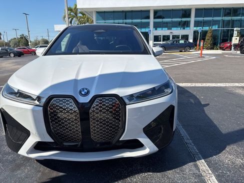 Used 2023 BMW iX xDrive50 w/ Sport Package image 6