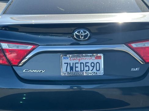 Used 2017 Toyota Camry SE FWD image 19