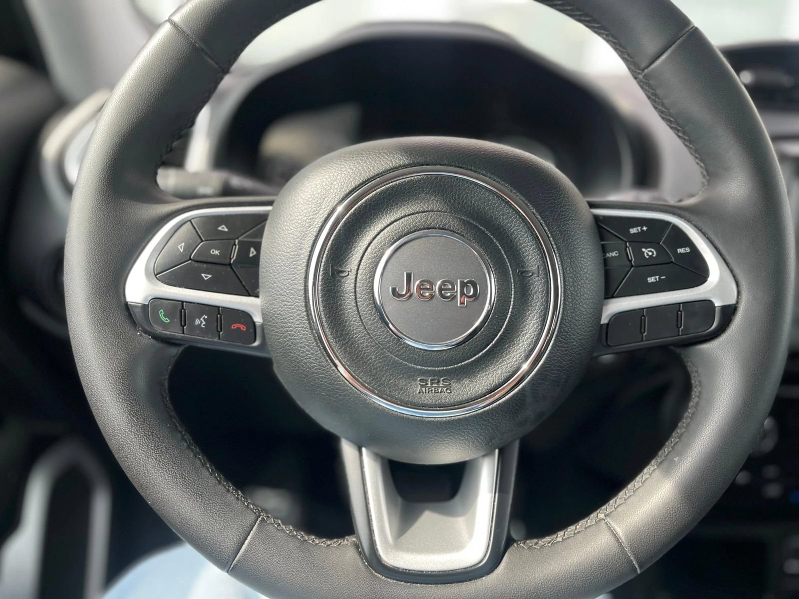 Used 2020 Jeep Renegade Latitude FWD image 13