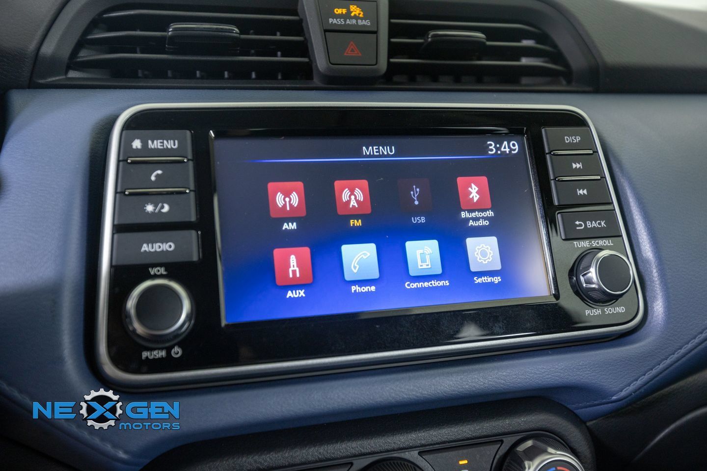 Used 2025 Nissan Versa SV w/ Trunk Package FWD image 20