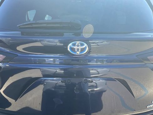 Certified 2023 Toyota Sienna LE FWD image 19