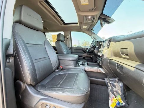 Used 2023 GMC Sierra 2500 Denali w/ Denali Ultimate Package image 31