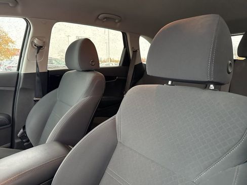 Used 2019 Kia Sorento LX image 11