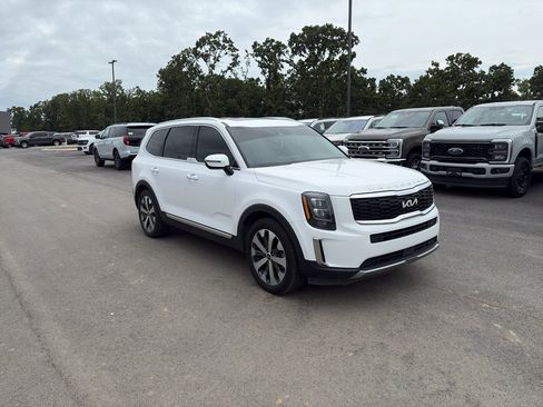 Used 2022 Kia Telluride EX w/ EX Premium Package FWD image 4