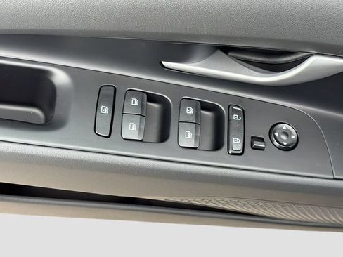 Certified 2026 Hyundai Elantra Limited FWD image 18